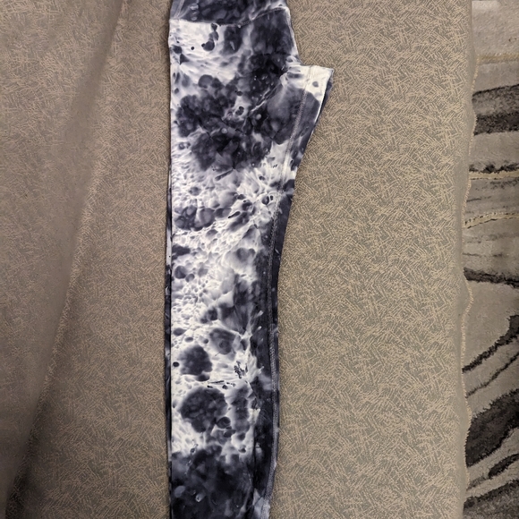 Lululemon leggings - Picture 3 of 4